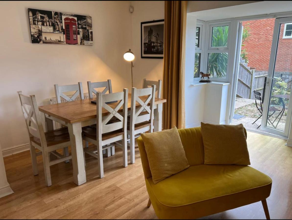 San Pedro Lodge Rochester Рочестър Екстериор снимка