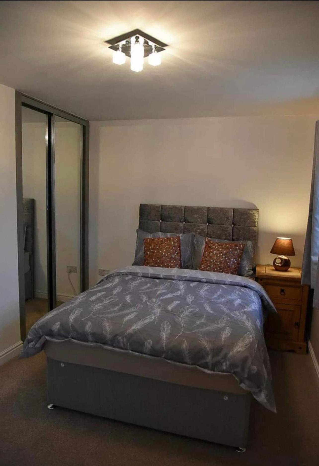 San Pedro Lodge Rochester Рочестър Екстериор снимка